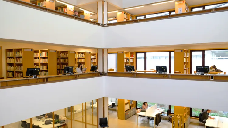Biblioteca da Maia