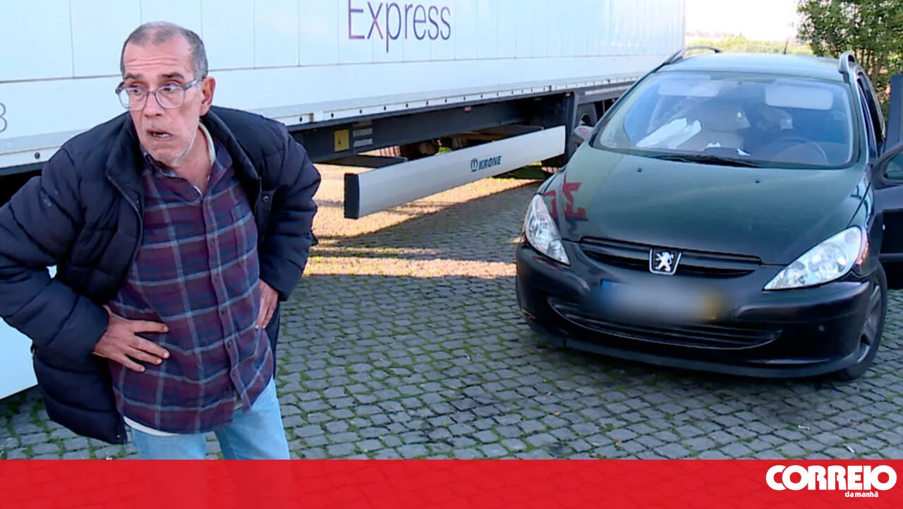 "Estou doente e por mês vivo com 237 euros": Vítor dormiu um mês no carro nas traseiras de centro comercial na Maia