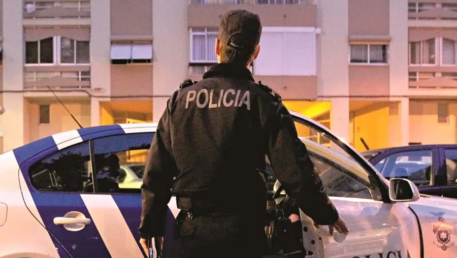 Homem detido após violar confinamento obrigatório na Maia