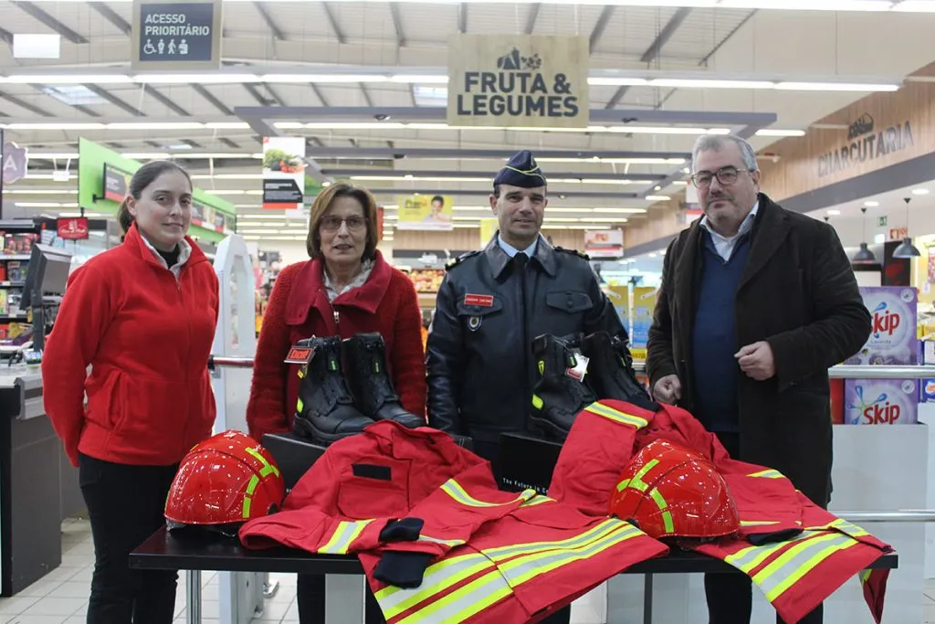Intermarché oferece equipamentos aos Bombeiros de Moreira da Maia