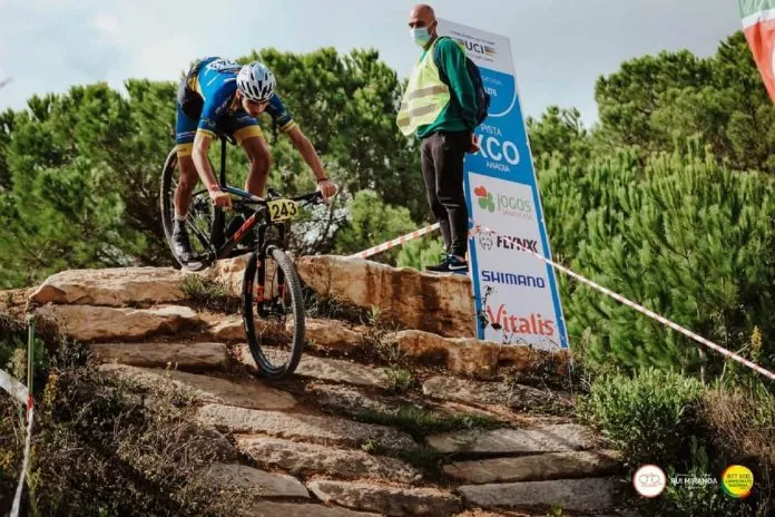 Jovem da Maia no pódio de juniores masculinos do BTT
